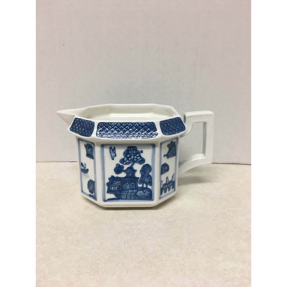 Willow Blue Collectables By Christopher Johnson England Series 9 Creamer